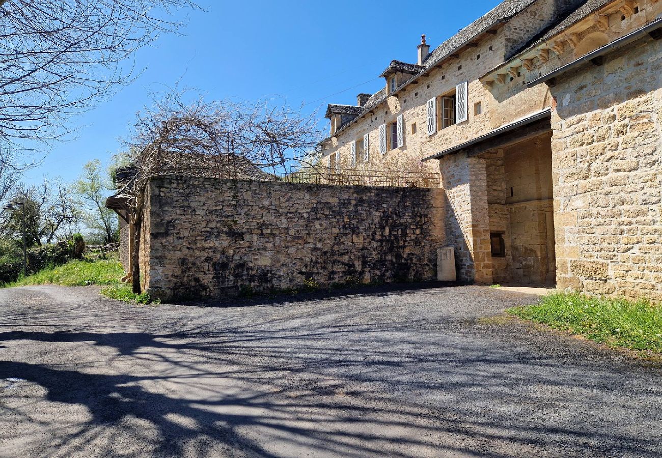 Maison à Estaing - Montrepos - Ancien Presbytère du 17° siècle