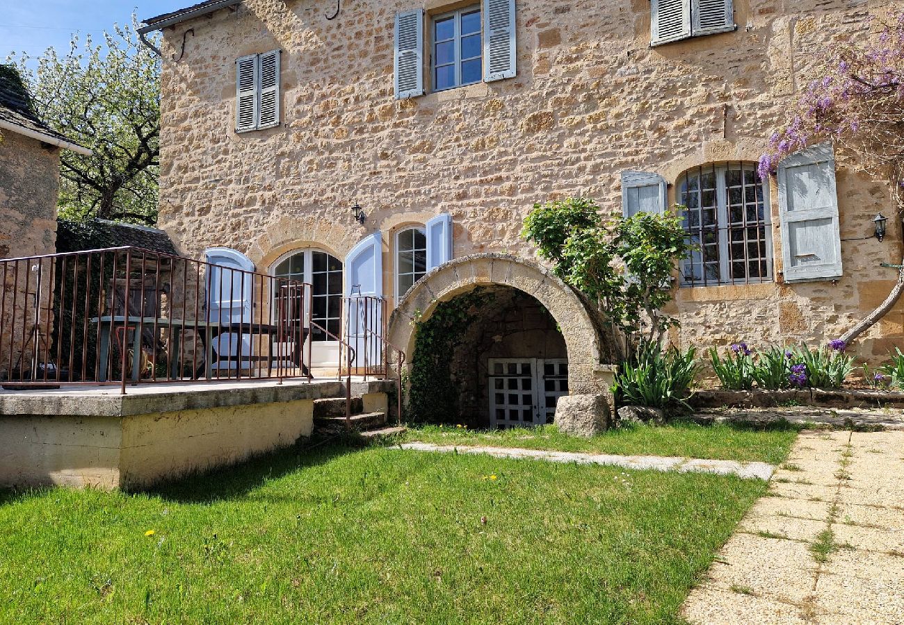 Maison à Estaing - Montrepos - Ancien Presbytère du 17° siècle