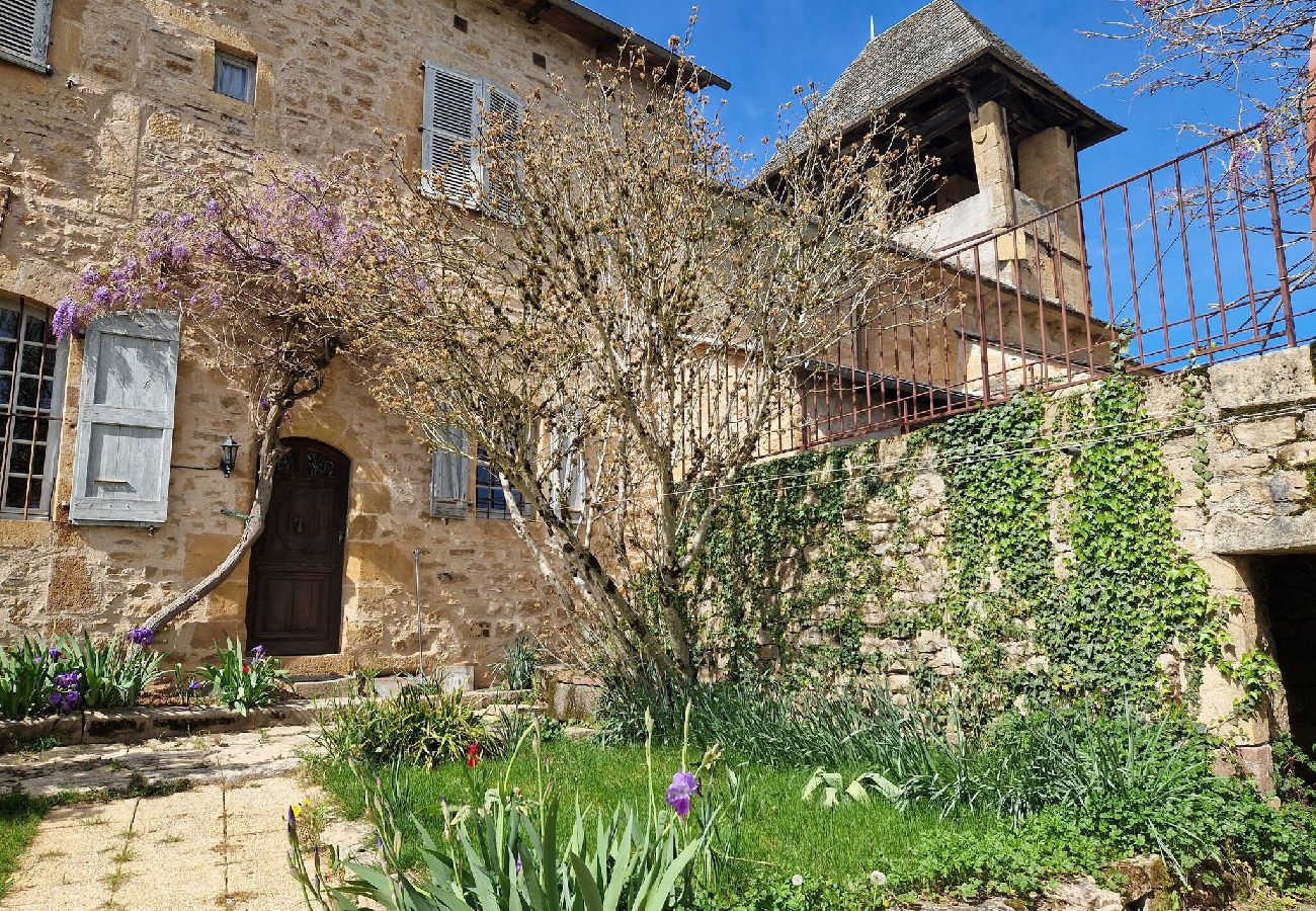 Maison à Estaing - Montrepos - Ancien Presbytère du 17° siècle