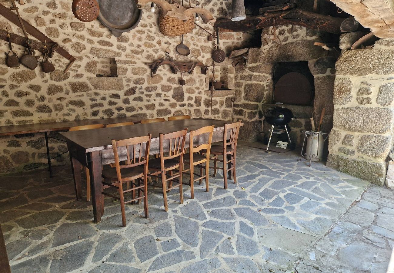 Maison à Le Nayrac - Le Gîte de la Ferme d’Issac