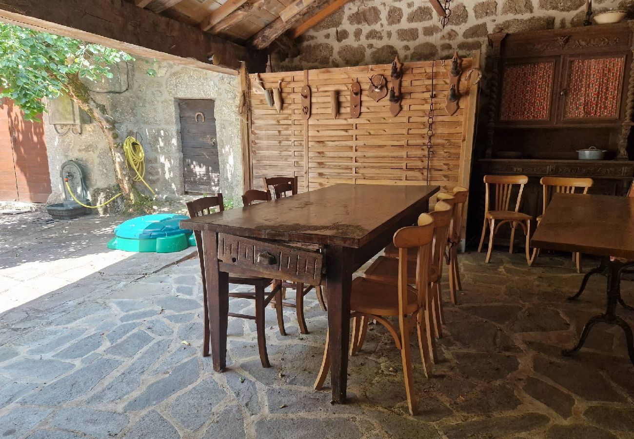 Maison à Le Nayrac - Le Gîte de la Ferme d’Issac