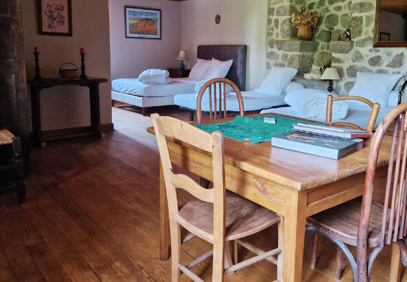 Maison à Le Nayrac - Le Gîte de la Ferme d’Issac