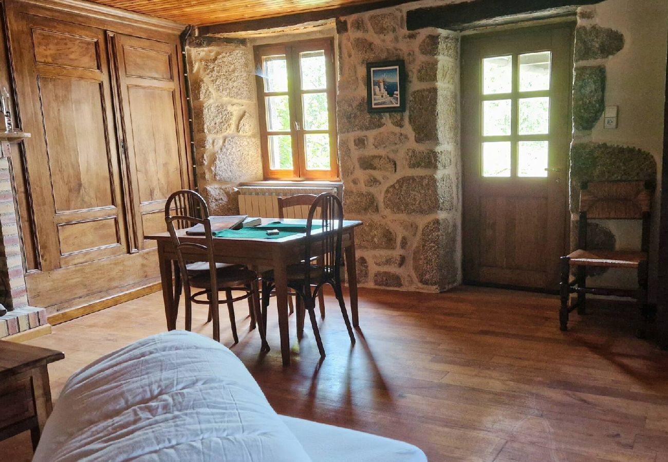 Maison à Le Nayrac - Le Gîte de la Ferme d’Issac