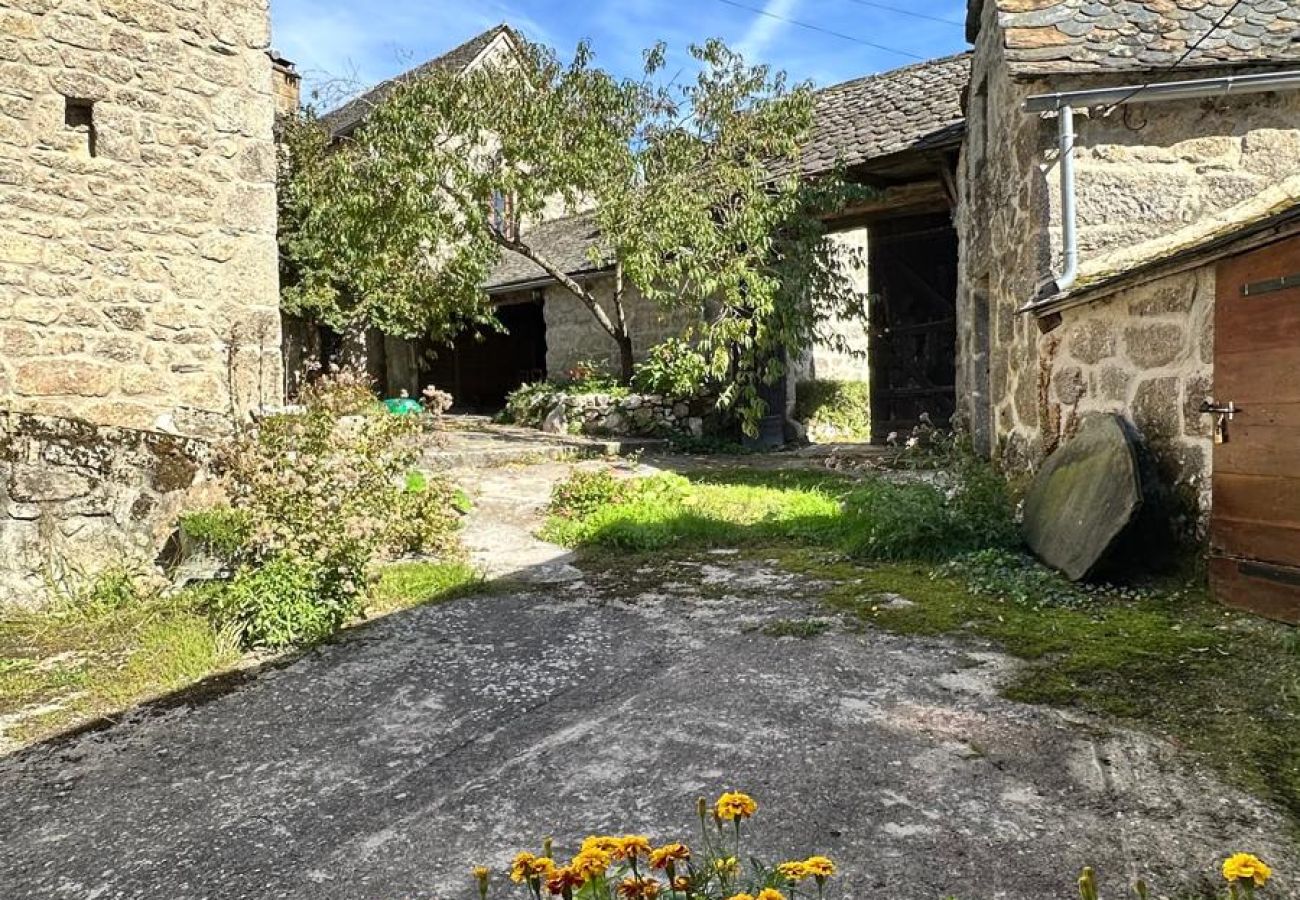 Maison à Le Nayrac - Le Gîte de la Ferme d’Issac