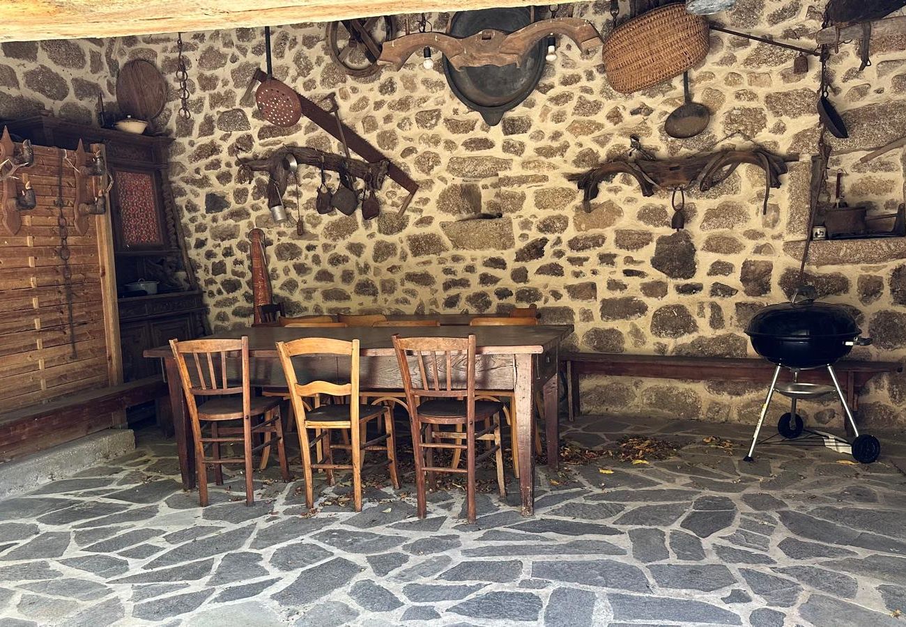 Maison à Le Nayrac - Le Gîte de la Ferme d’Issac