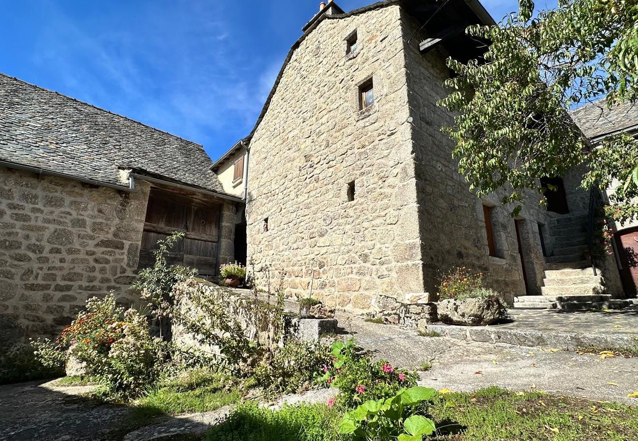 Maison à Le Nayrac - Le Gîte de la Ferme d’Issac
