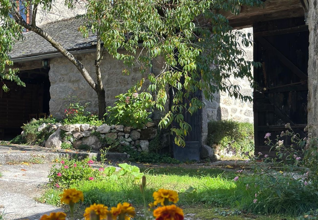 Maison à Le Nayrac - Le Gîte de la Ferme d’Issac