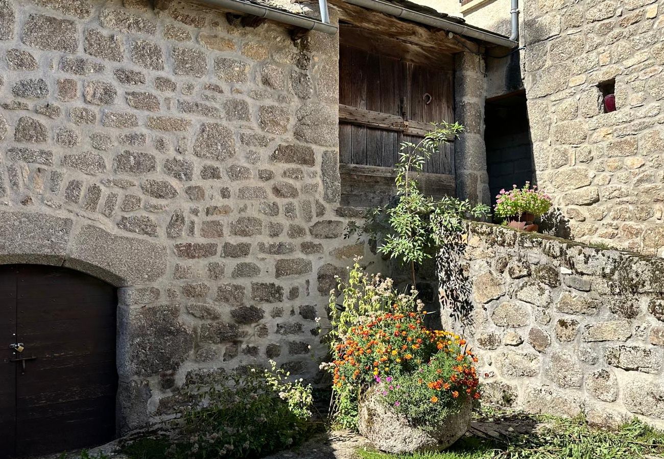 Maison à Le Nayrac - Le Gîte de la Ferme d’Issac