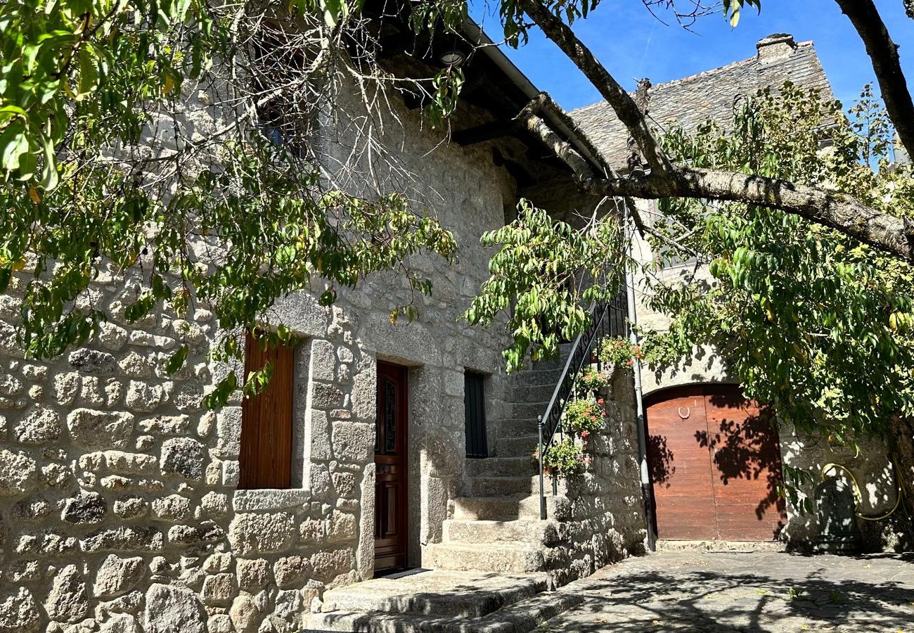 Maison à Le Nayrac - Le Gîte de la Ferme d’Issac
