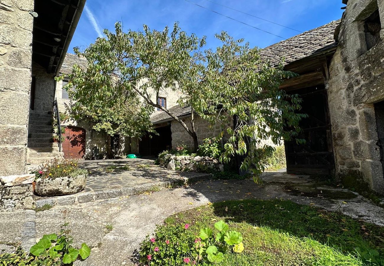 Maison à Le Nayrac - Le Gîte de la Ferme d’Issac