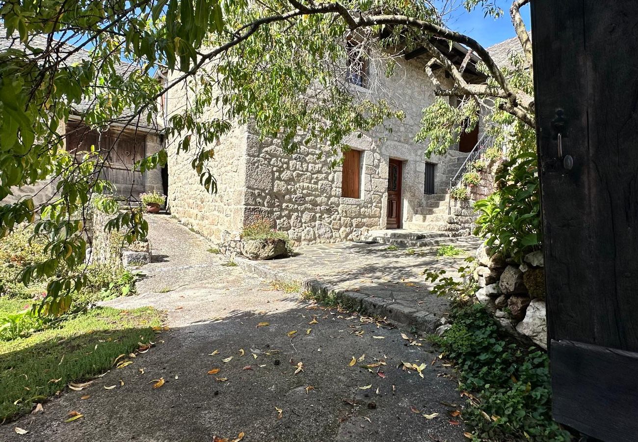Maison à Le Nayrac - Le Gîte de la Ferme d’Issac