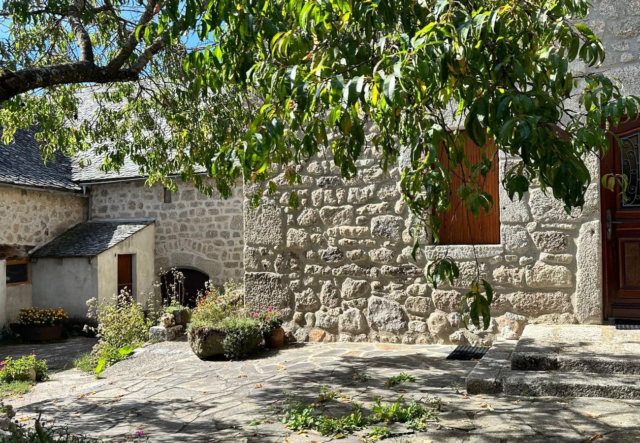 Maison à Le Nayrac - Le Gîte de la Ferme d’Issac