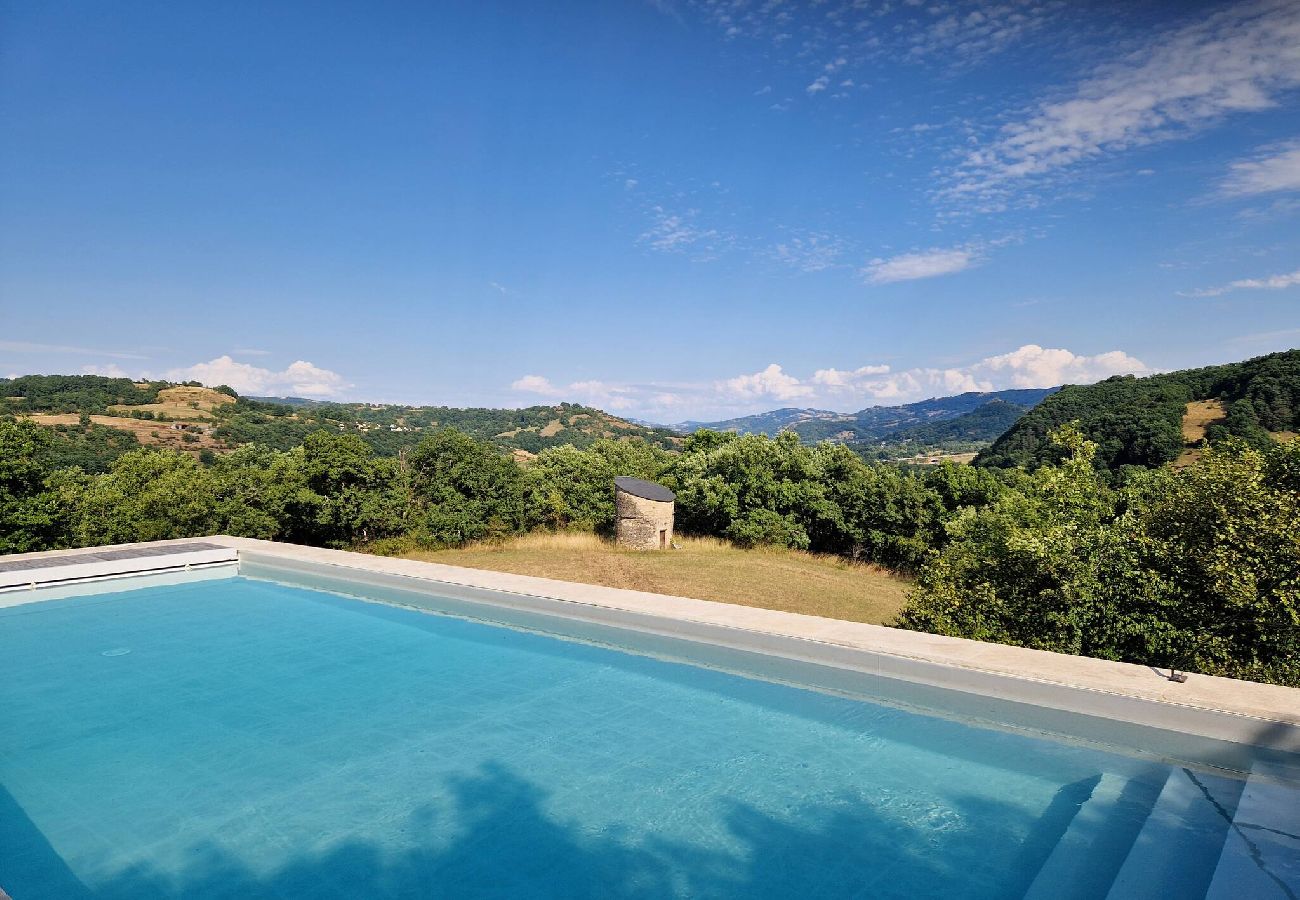 Maison à Bessuéjouls - Villa les Hauts du Lot, Piscine, nature, calme