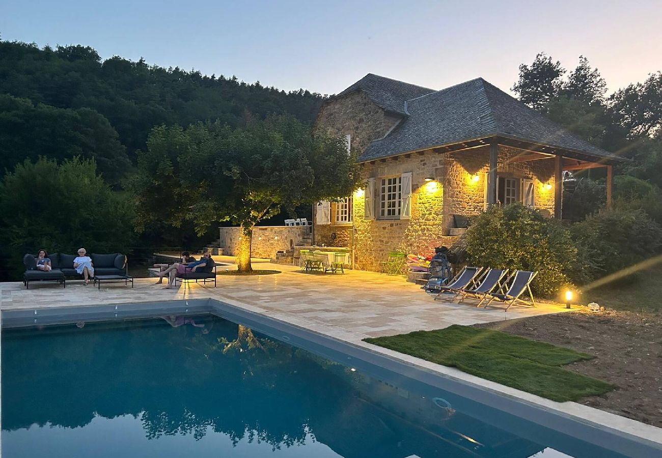 Maison à Bessuéjouls - Villa les Hauts du Lot, Piscine, nature, calme
