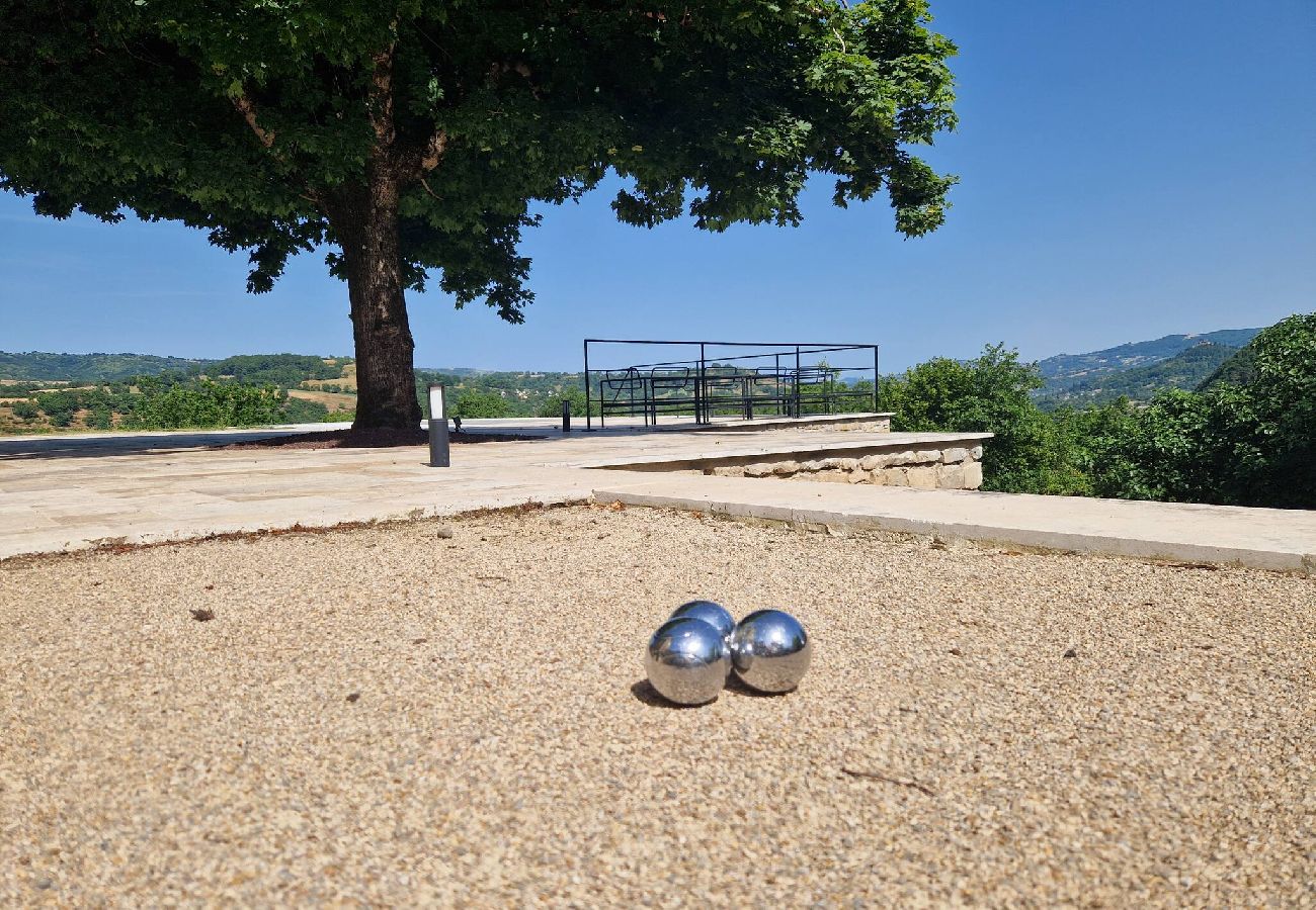 Maison à Bessuéjouls - Villa les Hauts du Lot, Piscine, nature, calme