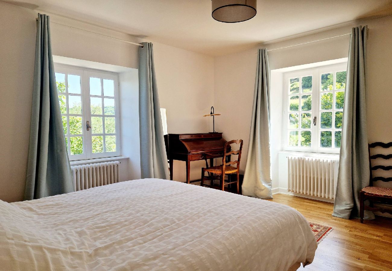 Maison à Bessuéjouls - Villa les Hauts du Lot, Piscine, nature, calme