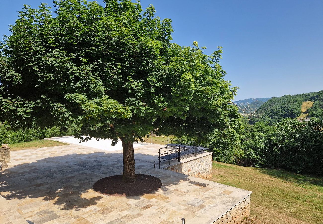 Maison à Bessuéjouls - Villa les Hauts du Lot, Piscine, nature, calme