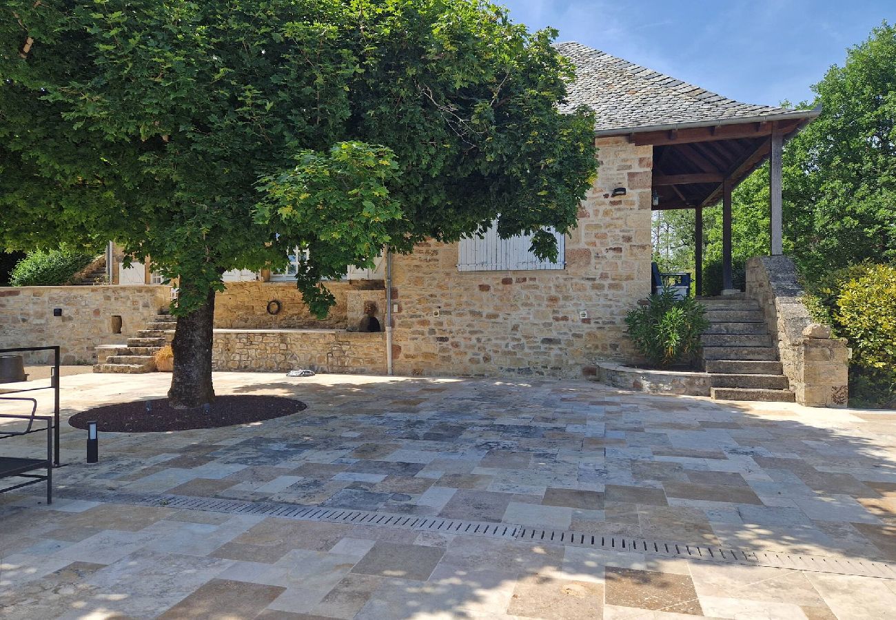Maison à Bessuéjouls - Villa les Hauts du Lot, Piscine, nature, calme