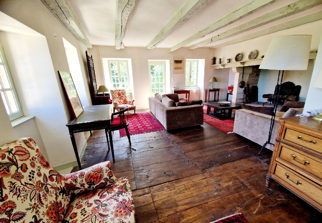 Maison à Bessuéjouls - Villa les Hauts du Lot, Piscine, nature, calme