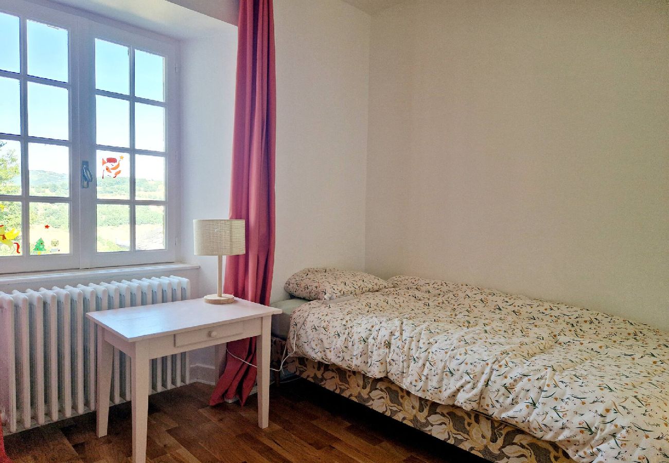 Maison à Bessuéjouls - Villa les Hauts du Lot, Piscine, nature, calme