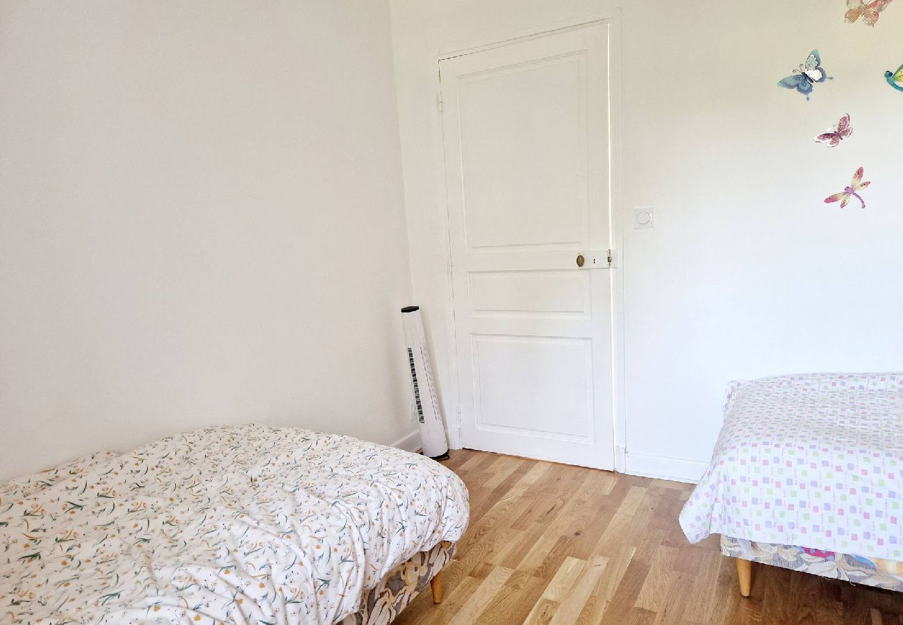 Maison à Bessuéjouls - Villa les Hauts du Lot, Piscine, nature, calme