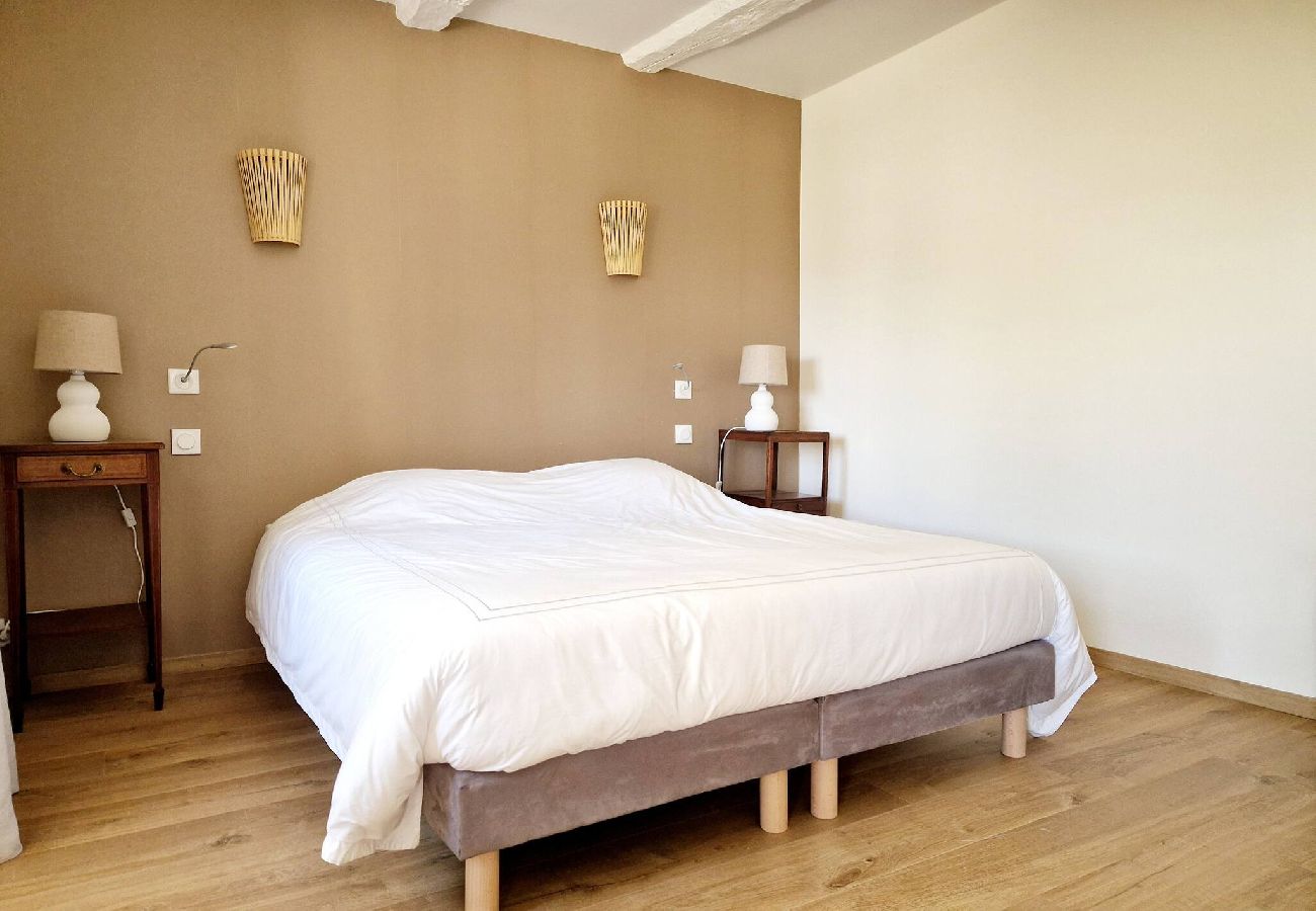 Maison à Bessuéjouls - Villa les Hauts du Lot, Piscine, nature, calme