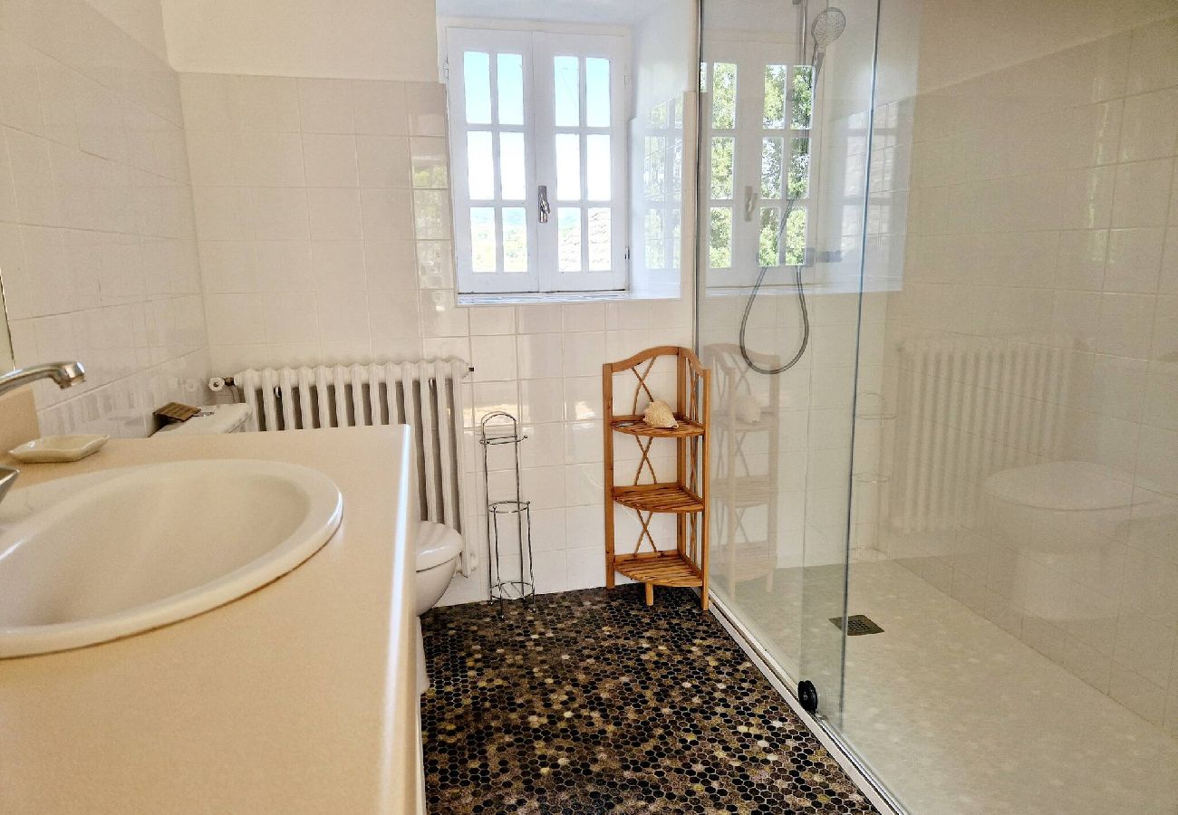 Maison à Bessuéjouls - Villa les Hauts du Lot, Piscine, nature, calme