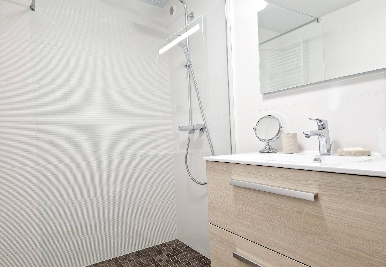 Maison à Bessuéjouls - Villa les Hauts du Lot, Piscine, nature, calme