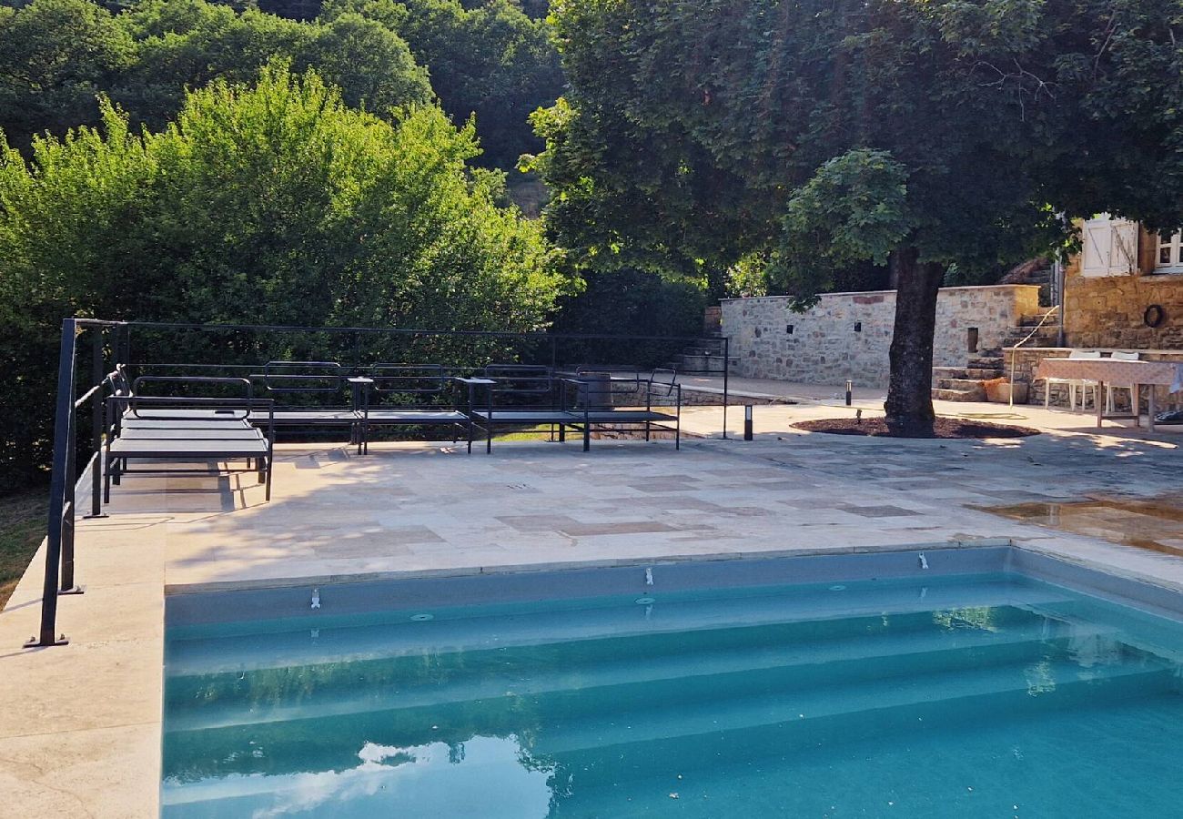 Maison à Bessuéjouls - Villa les Hauts du Lot, Piscine, nature, calme