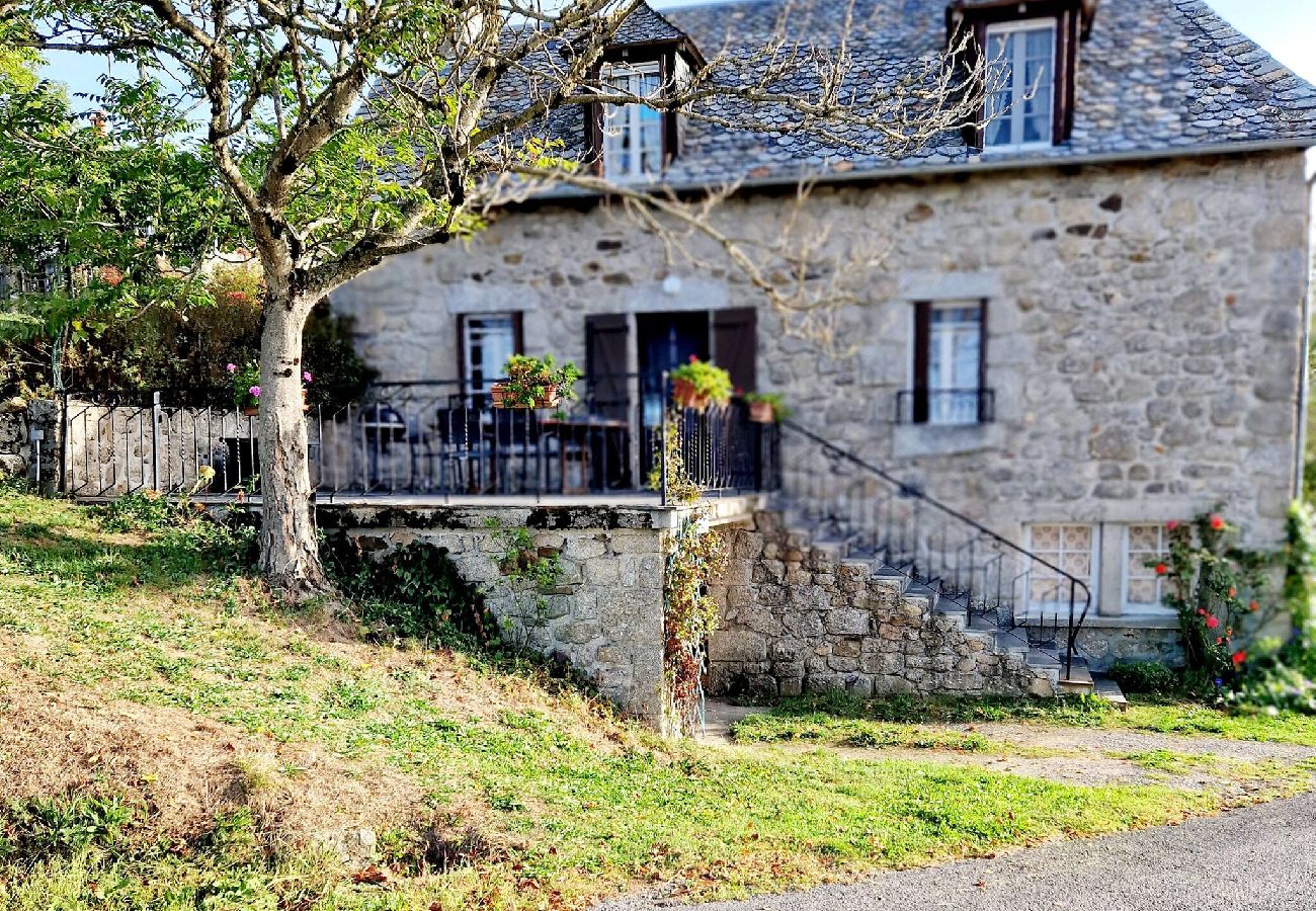 Maison à Estaing - Le Casimir, Maison de campagne à Estaing