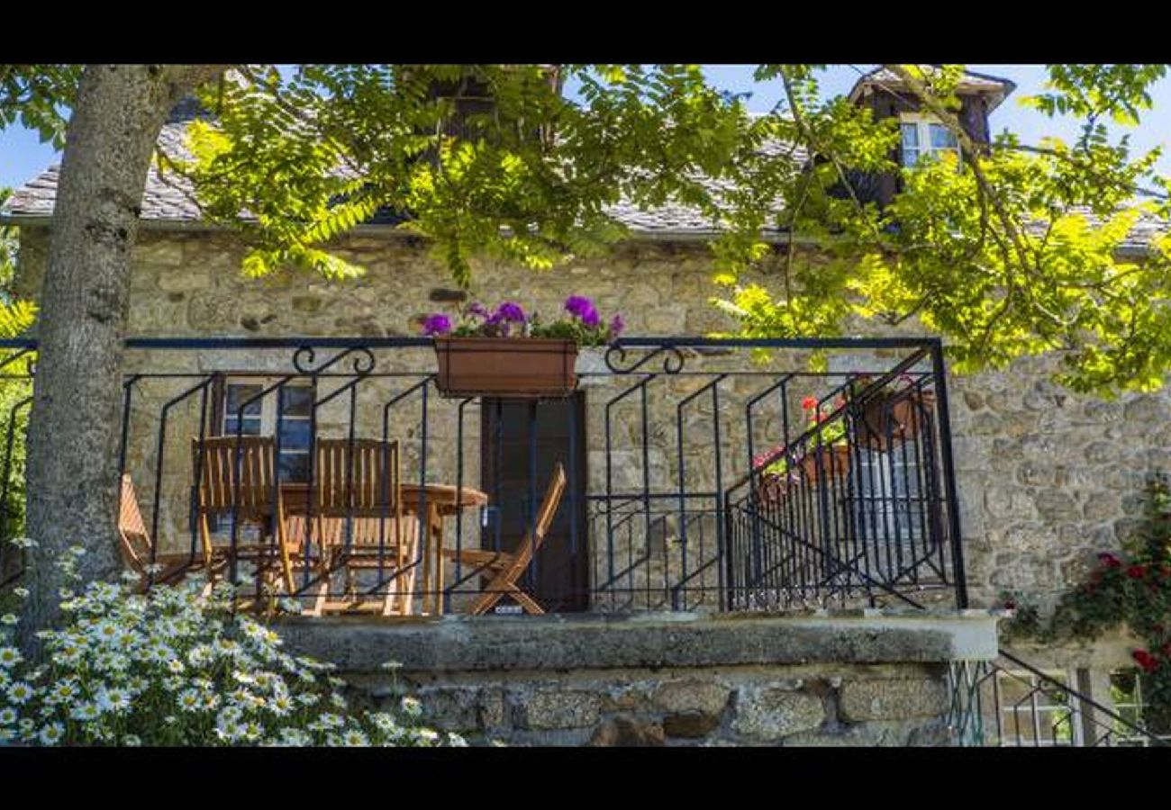 Maison à Estaing - Le Casimir, Maison de campagne à Estaing