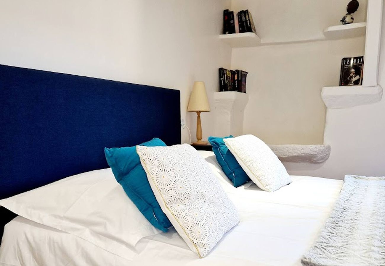 Maison à Saint-Côme-d´Olt - Chardon Bleu, jardin, centre-ville, St-Côme-d´Olt