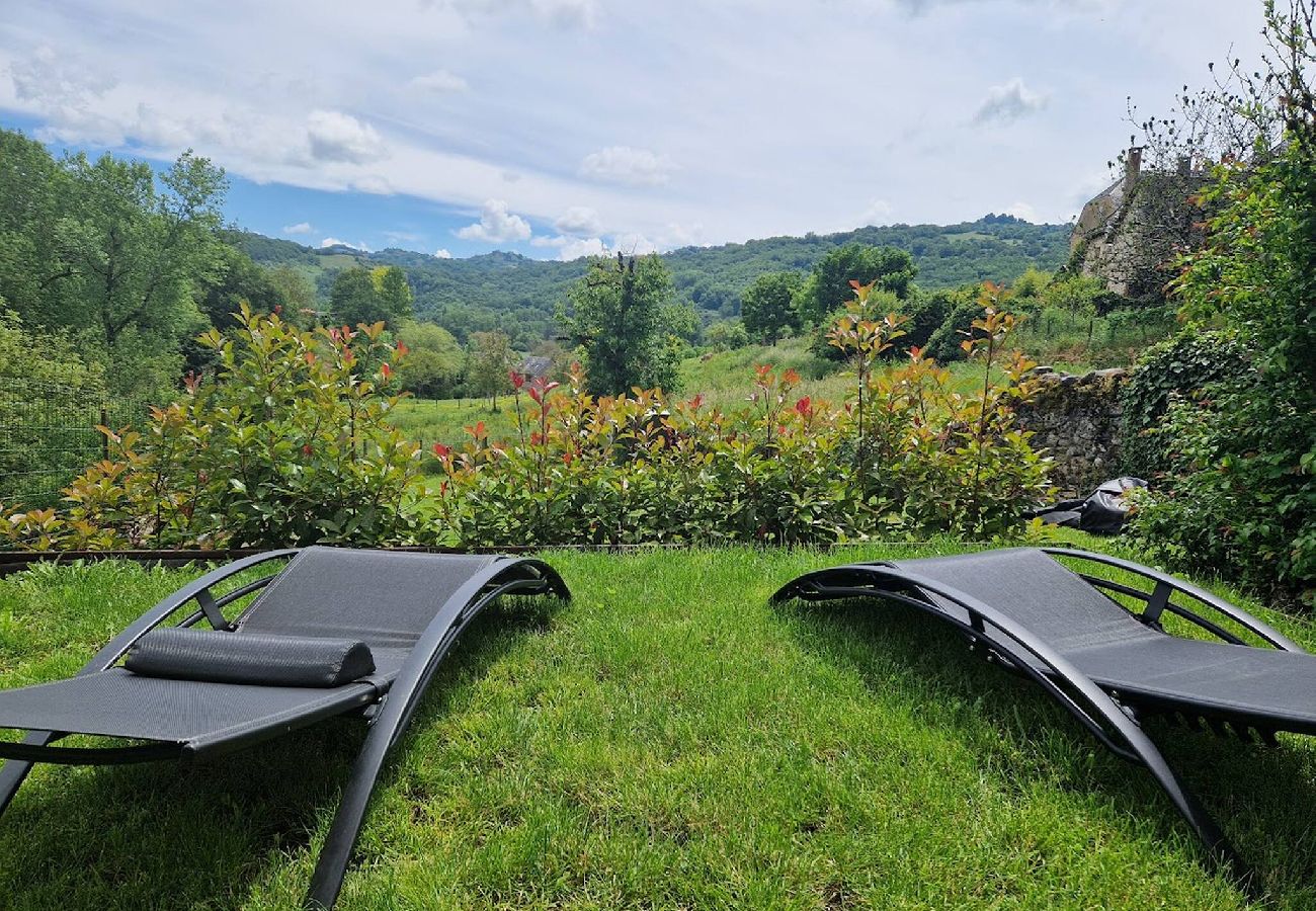Maison à Saint-Côme-d´Olt - Chardon Bleu, jardin, centre-ville, St-Côme-d´Olt