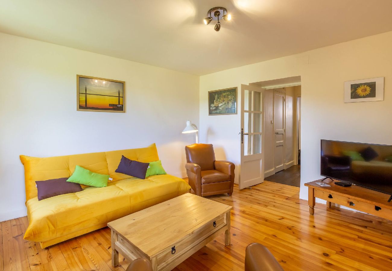 Maison à Saint-Côme-d´Olt - Chardon Bleu, jardin, centre-ville, St-Côme-d´Olt