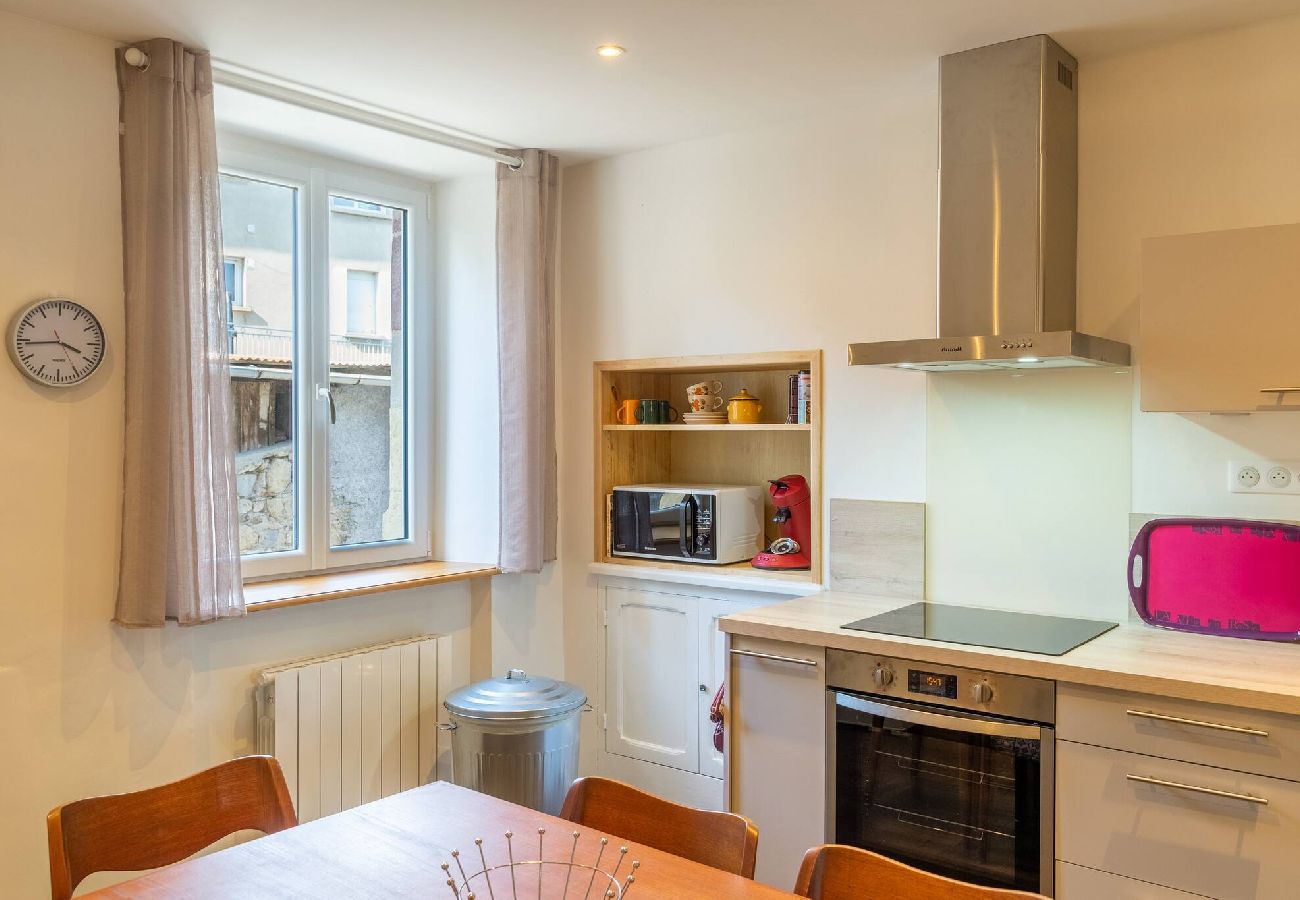 Maison à Saint-Côme-d´Olt - Chardon Bleu, jardin, centre-ville, St-Côme-d´Olt