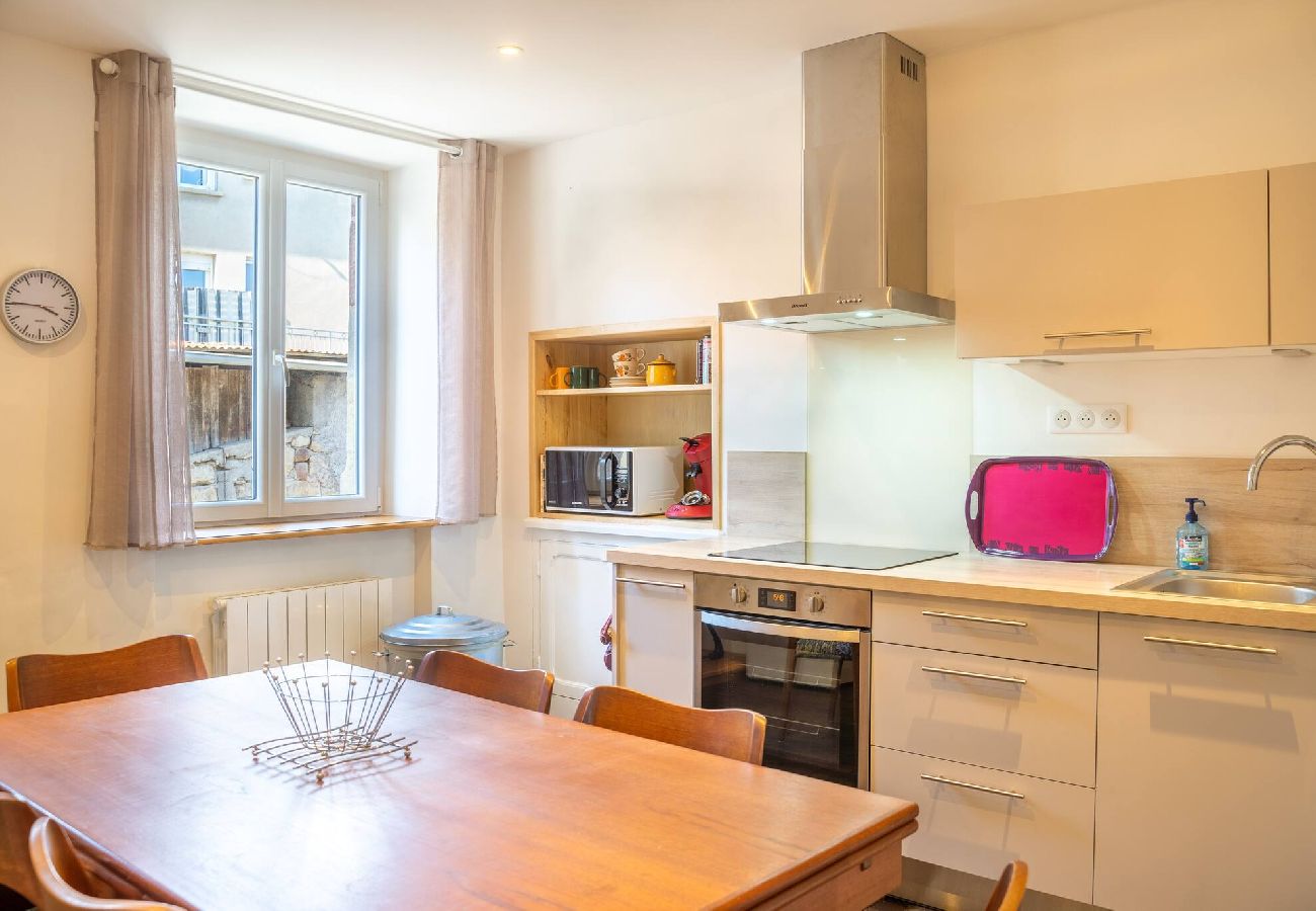 Maison à Saint-Côme-d´Olt - Chardon Bleu, jardin, centre-ville, St-Côme-d´Olt