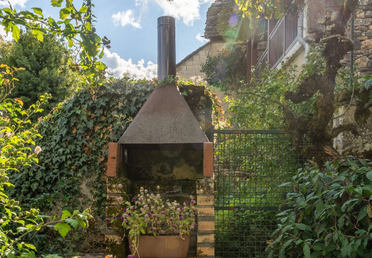 Maison à Saint-Côme-d´Olt - Chardon Bleu, jardin, centre-ville, St-Côme-d´Olt
