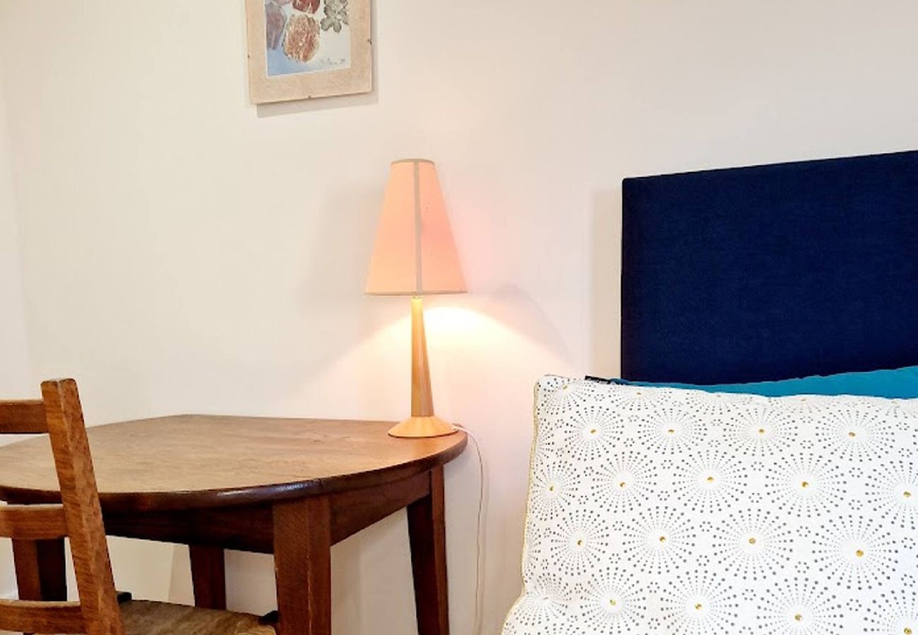 Maison à Saint-Côme-d´Olt - Chardon Bleu, jardin, centre-ville, St-Côme-d´Olt