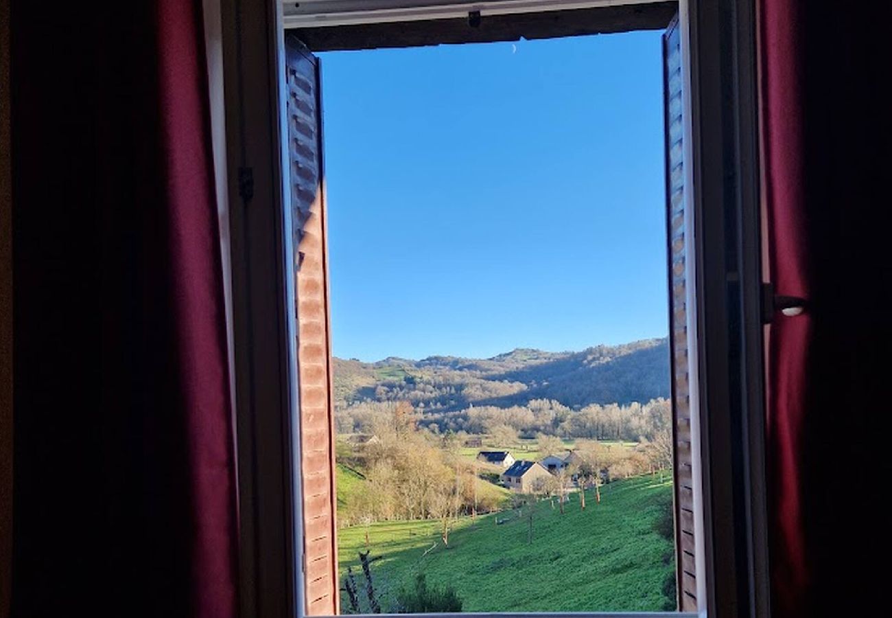 Maison à Saint-Côme-d´Olt - Chardon Bleu, jardin, centre-ville, St-Côme-d´Olt