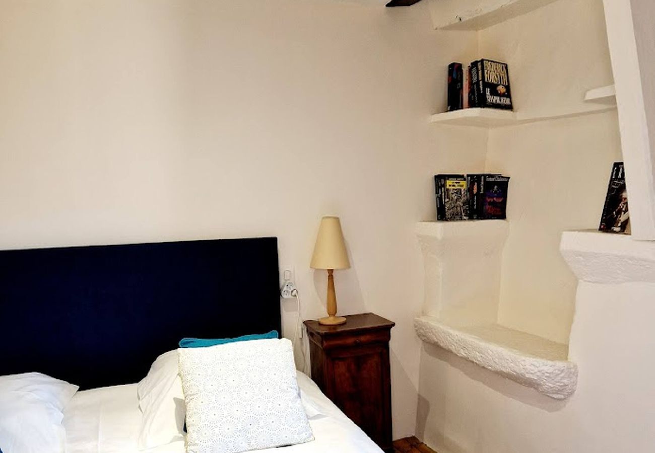 Maison à Saint-Côme-d´Olt - Chardon Bleu, jardin, centre-ville, St-Côme-d´Olt