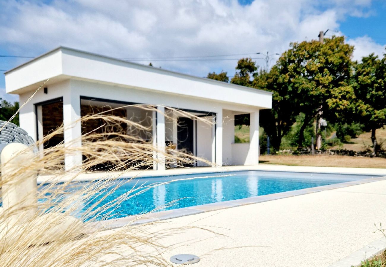 Villa à Gabriac - Le Gîte Aubrac Haut de gamme, Jardin,