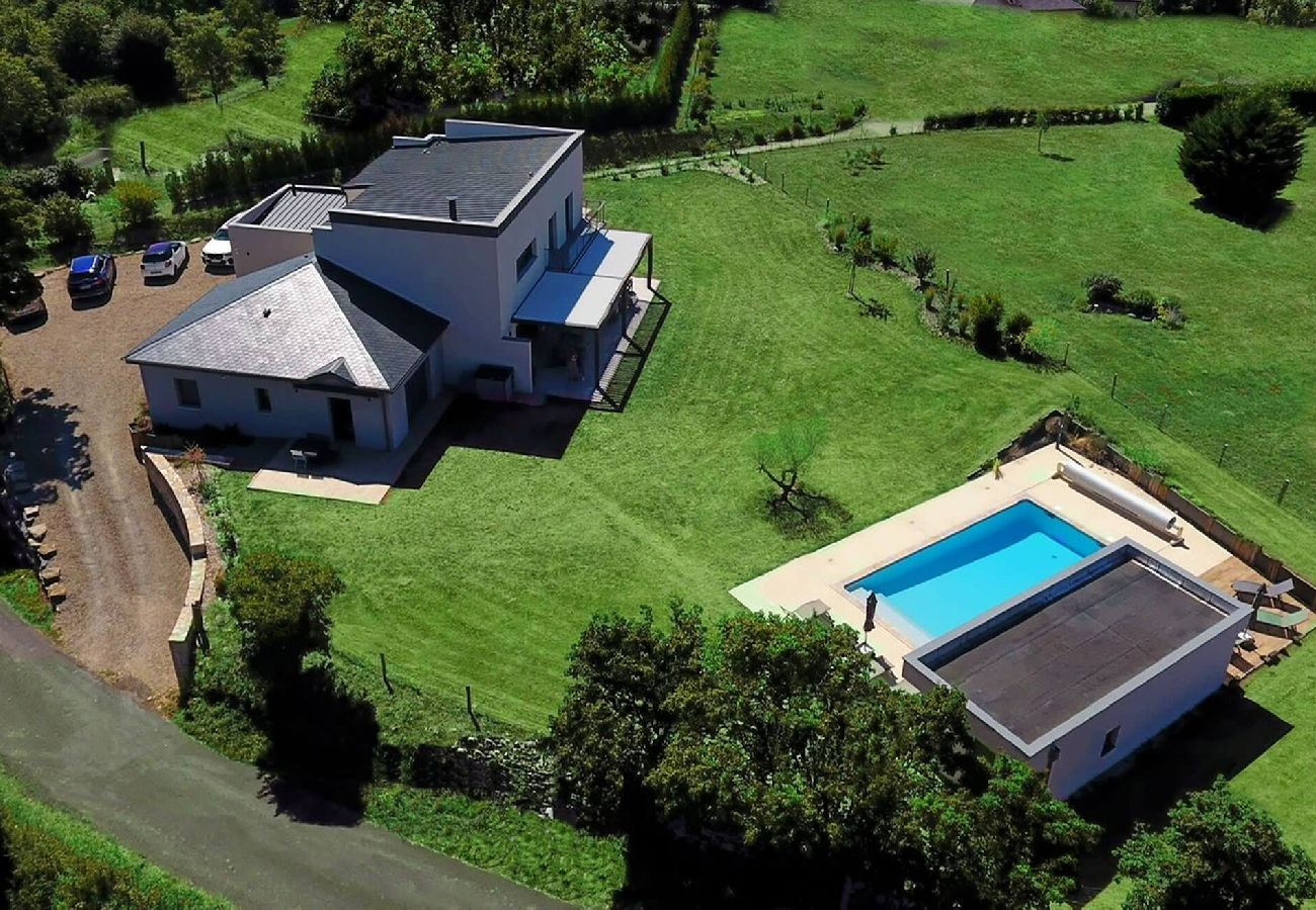 Villa à Gabriac - Le Gîte Aubrac Haut de gamme, Jardin,
