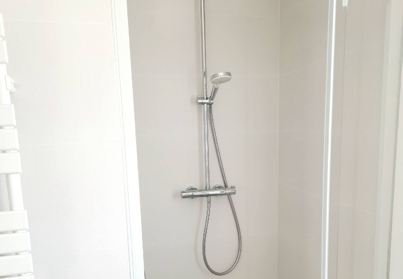 Villa à Gabriac - Le Gîte Aubrac Haut de gamme, Jardin,