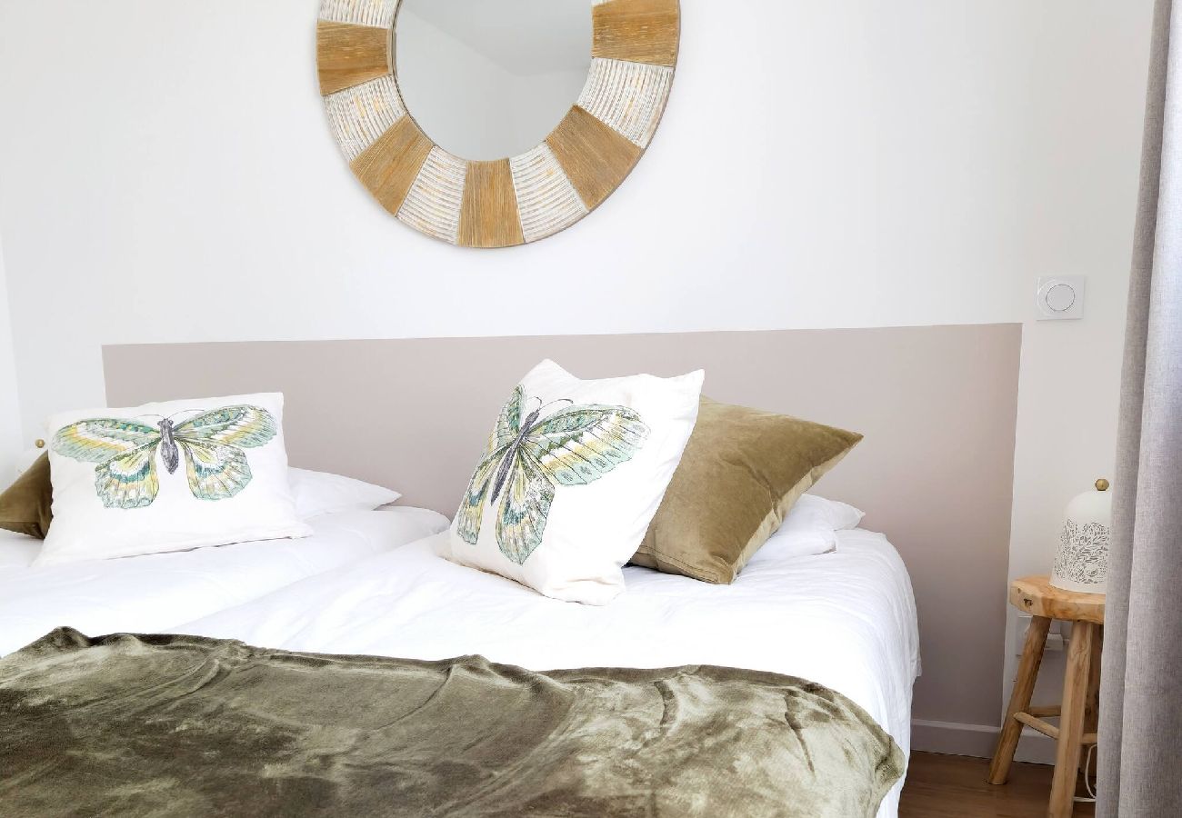 Villa à Gabriac - Le Gîte Aubrac Haut de gamme, Jardin,