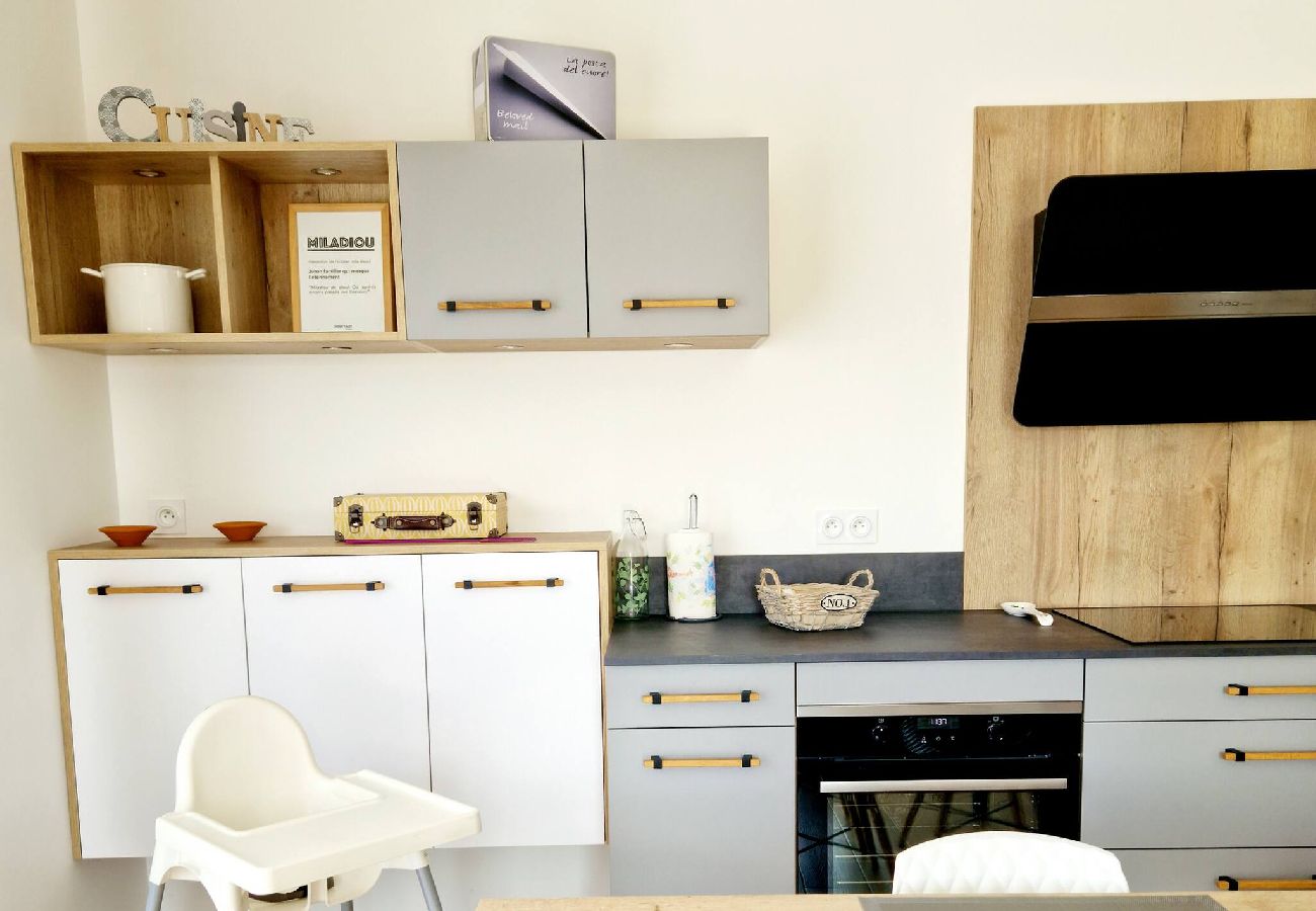 Villa à Gabriac - Le Gîte Aubrac Haut de gamme, Jardin,