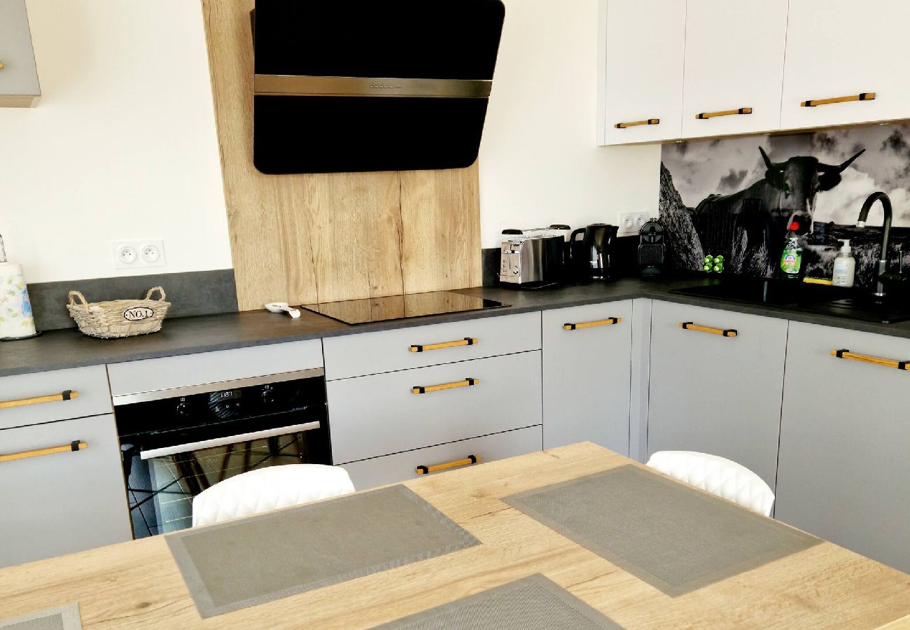 Villa à Gabriac - Le Gîte Aubrac Haut de gamme, Jardin,