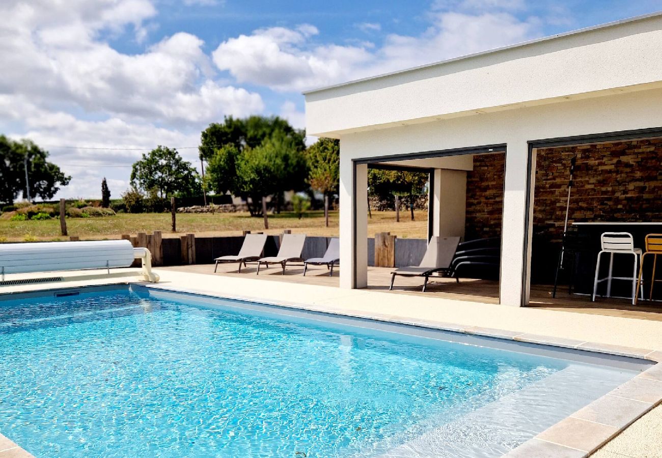 Villa à Gabriac - Le Gîte Aubrac Haut de gamme, Jardin,