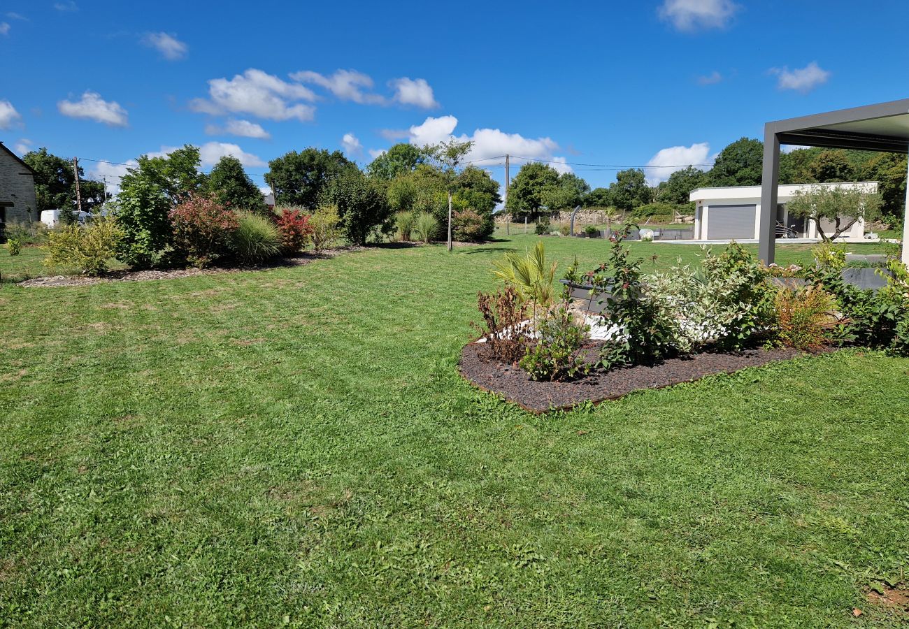 Villa à Gabriac - Le Gîte Aubrac Haut de gamme, Jardin,