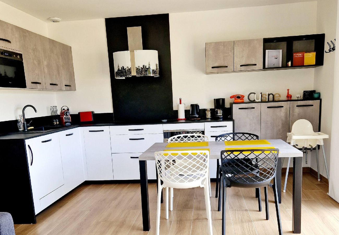 Villa à Gabriac - Le Gîte City Haut de gamme, Jardin, Pi