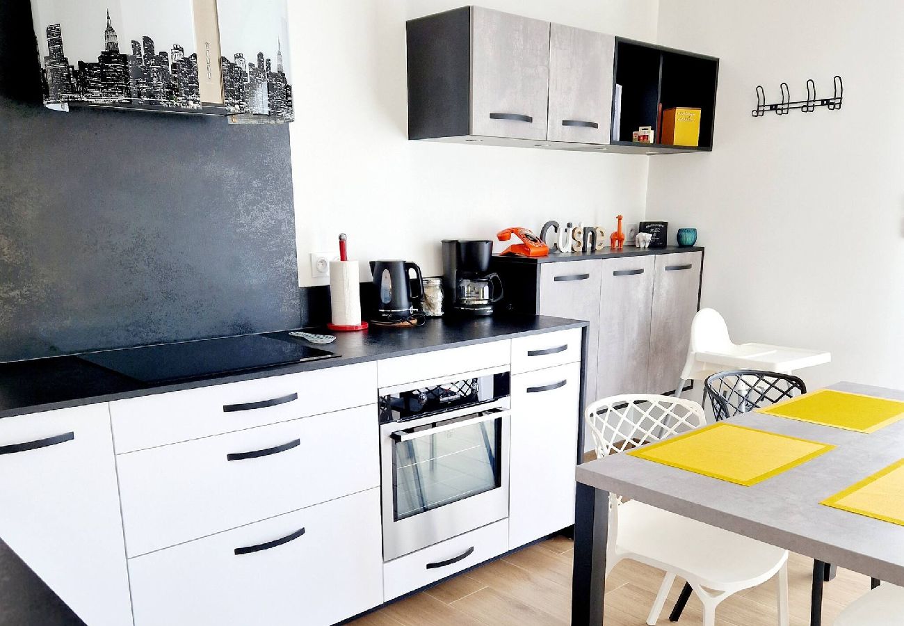 Villa à Gabriac - Le Gîte City Haut de gamme, Jardin, Pi